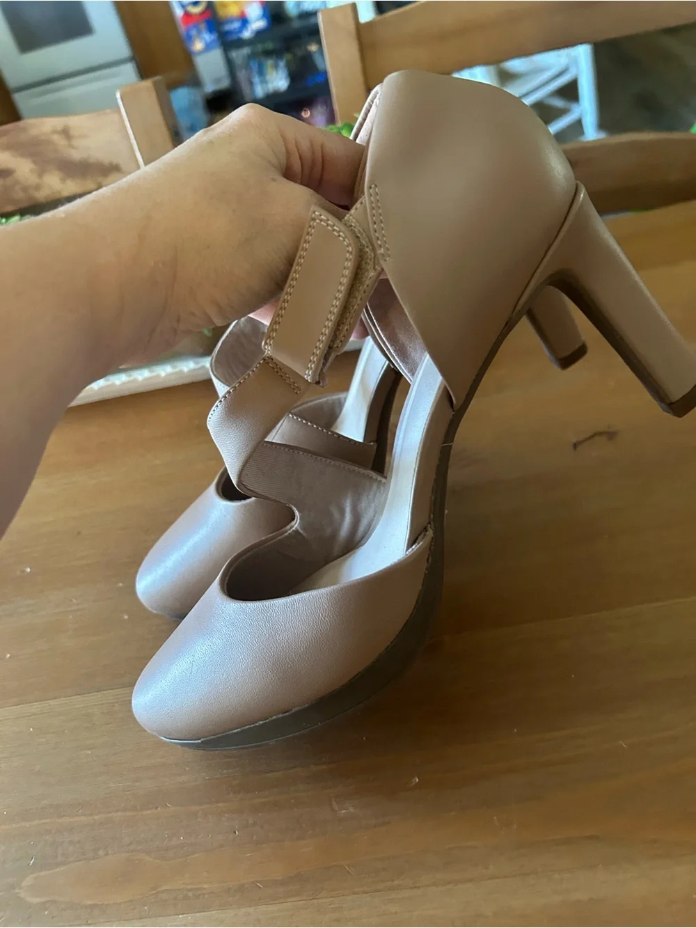 NEW Clarks Collection Women's Tan Cross-Strap Heels Size 8 1/2